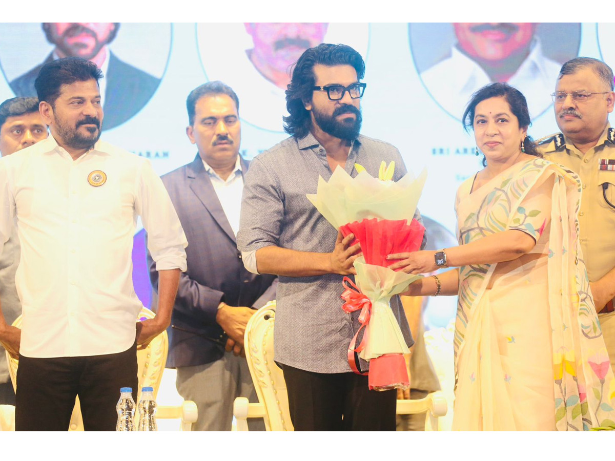 CM Revanth Reddy,Ram Charan,Vijay Deverakonda participate Anti-Drugs Day Event in Hyderabad Photos 3