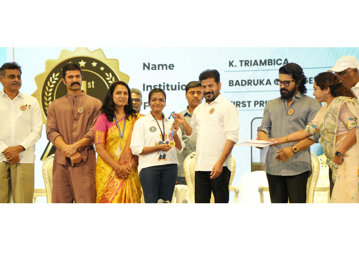 CM Revanth Reddy,Ram Charan,Vijay Deverakonda participate Anti-Drugs Day Event in Hyderabad Photos 5