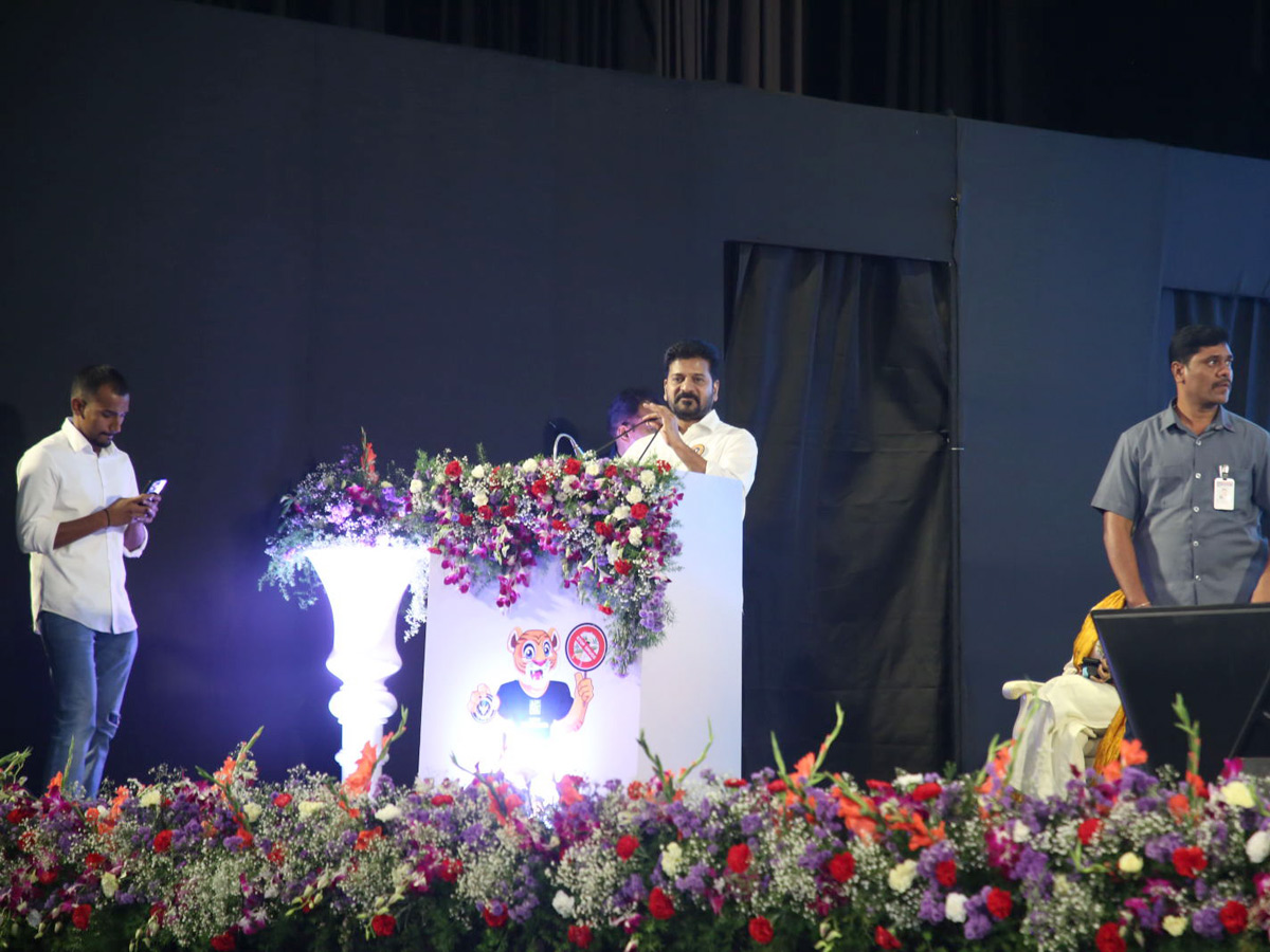 CM Revanth Reddy,Ram Charan,Vijay Deverakonda participate Anti-Drugs Day Event in Hyderabad Photos 16