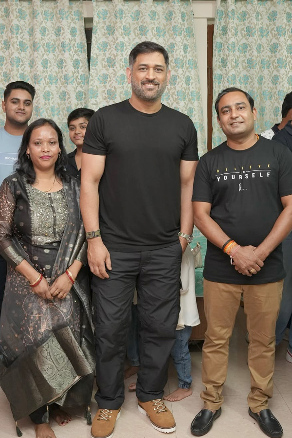 MS Dhoni Attends Childhood friend Birthday party Photos11