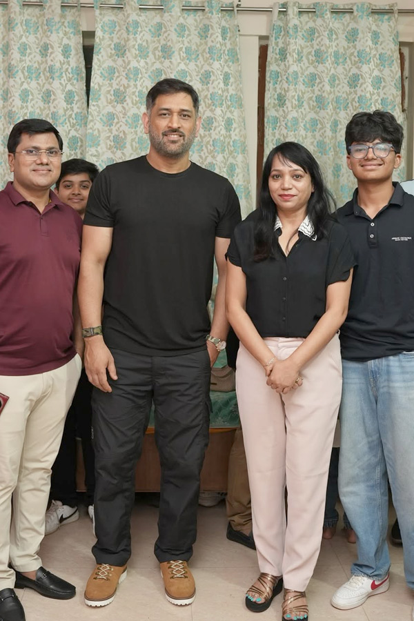 MS Dhoni Attends Childhood friend Birthday party Photos12