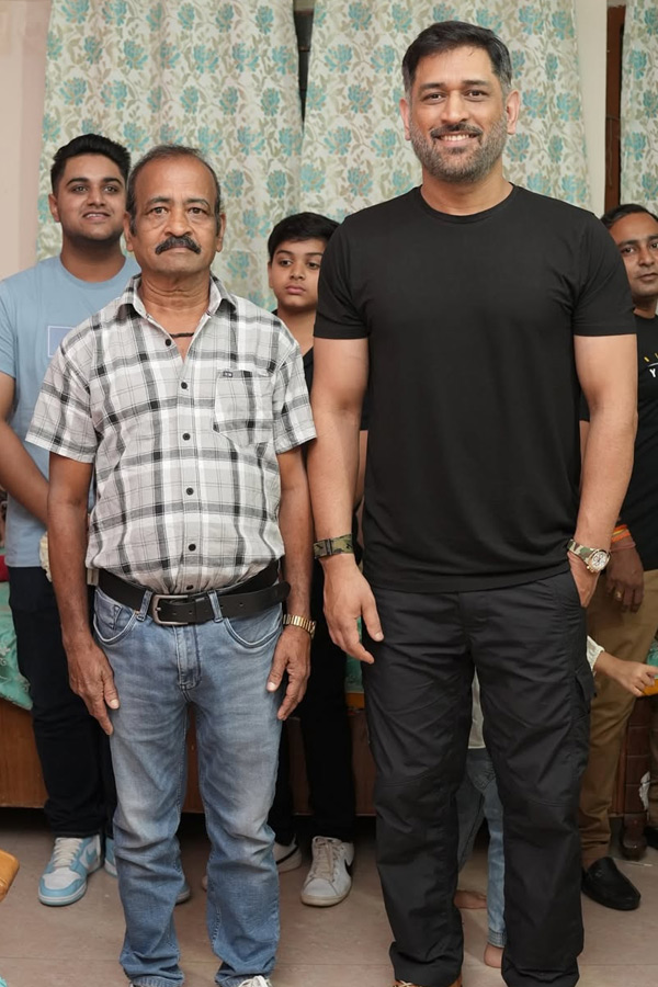 MS Dhoni Attends Childhood friend Birthday party Photos14