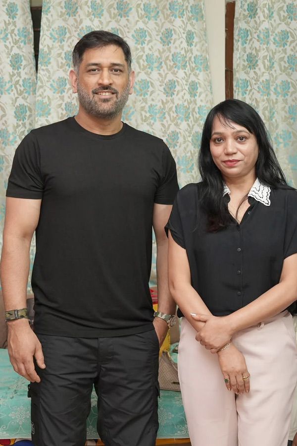 MS Dhoni Attends Childhood friend Birthday party Photos16