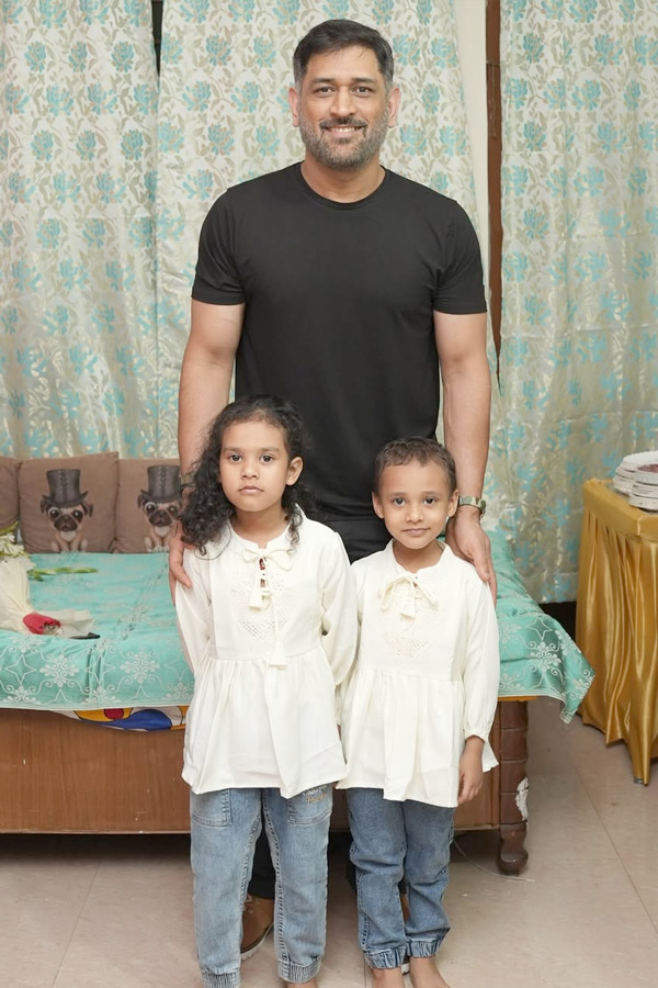 MS Dhoni Attends Childhood friend Birthday party Photos10
