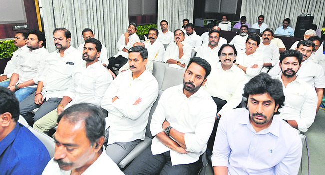 చంద్రబాబు మోసాన్ని ఎండగట్టాలి3