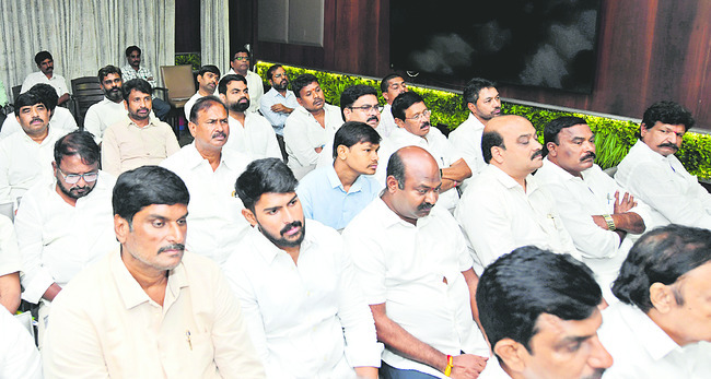 చంద్రబాబు మోసాన్ని ఎండగట్టాలి5