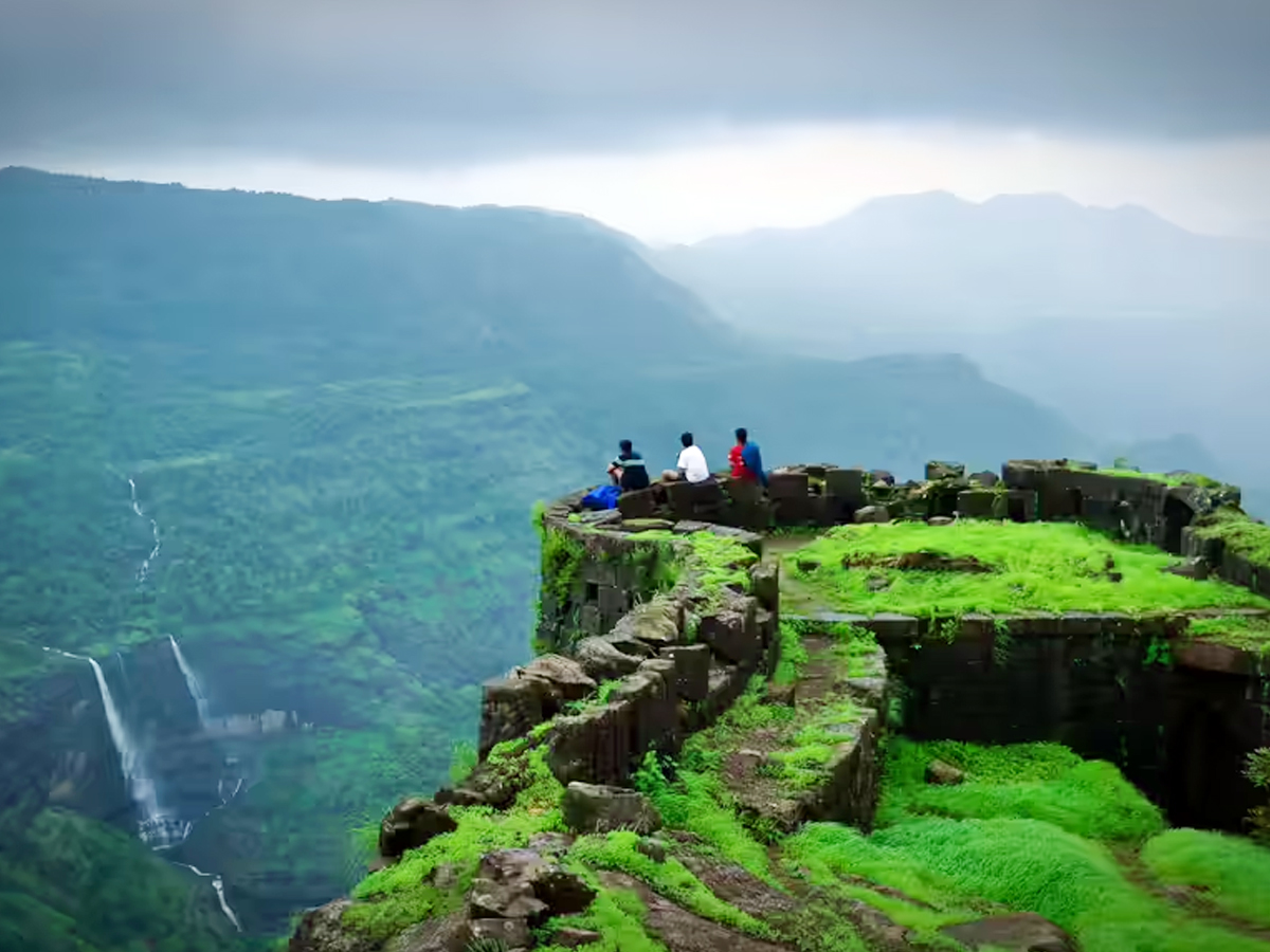 Monsoon Travel: Must see tourist places during This season7