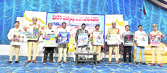 మత్తుతో భవిష్యత్ అంధకారం
2