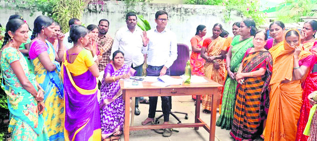 ‘రుణాలే తీసుకోలే.. ఎలా చెల్లిస్తాం’  1