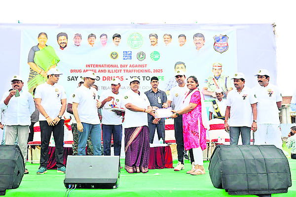 డ్రగ్స్‌ రహిత సమాజ నిర్మాణానికి పాటుపడాలి1