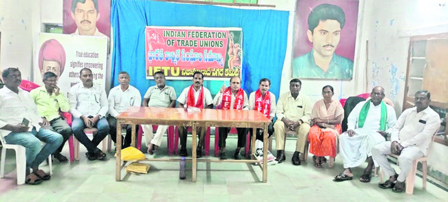 టీచింగ్‌, నాన్‌ టీచింగ్‌ పోస్టులను భర్తీ చేయాలి 1