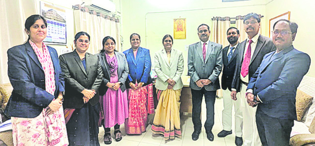 పెండింగ్ కేసులు పరిష్కరించండి
2