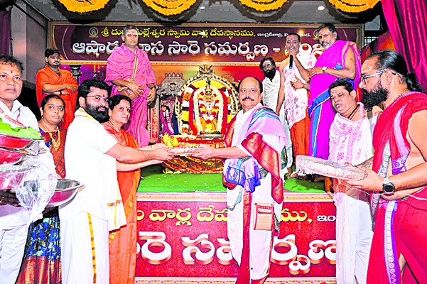 దుర్గమ్మకు ఆషాఢ సారె 2