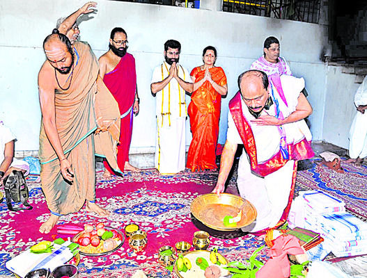 దుర్గమ్మకు ఆషాఢ సారె 1