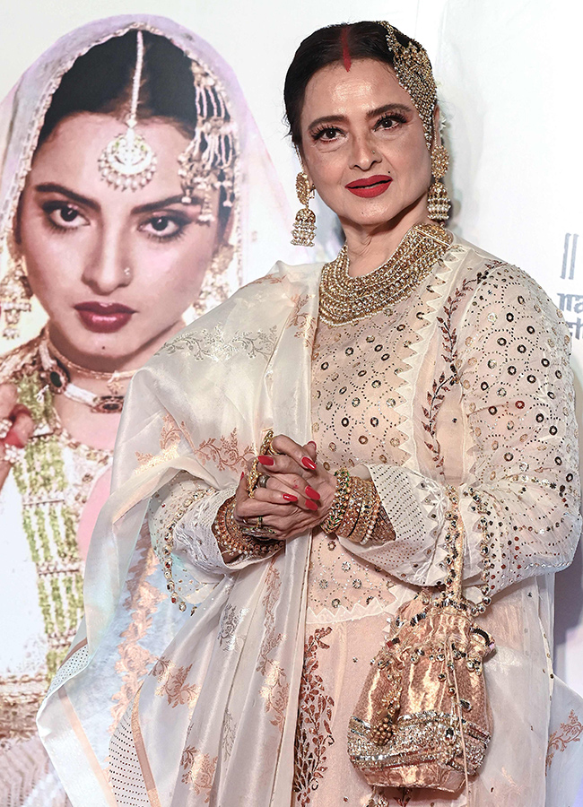Bollywood Actor Rekha Re Release of the film Umrao Jaan in Mumbai12