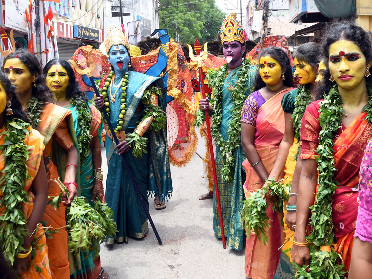 Bonalu 2025 Festival Begins in Telangana Photos6