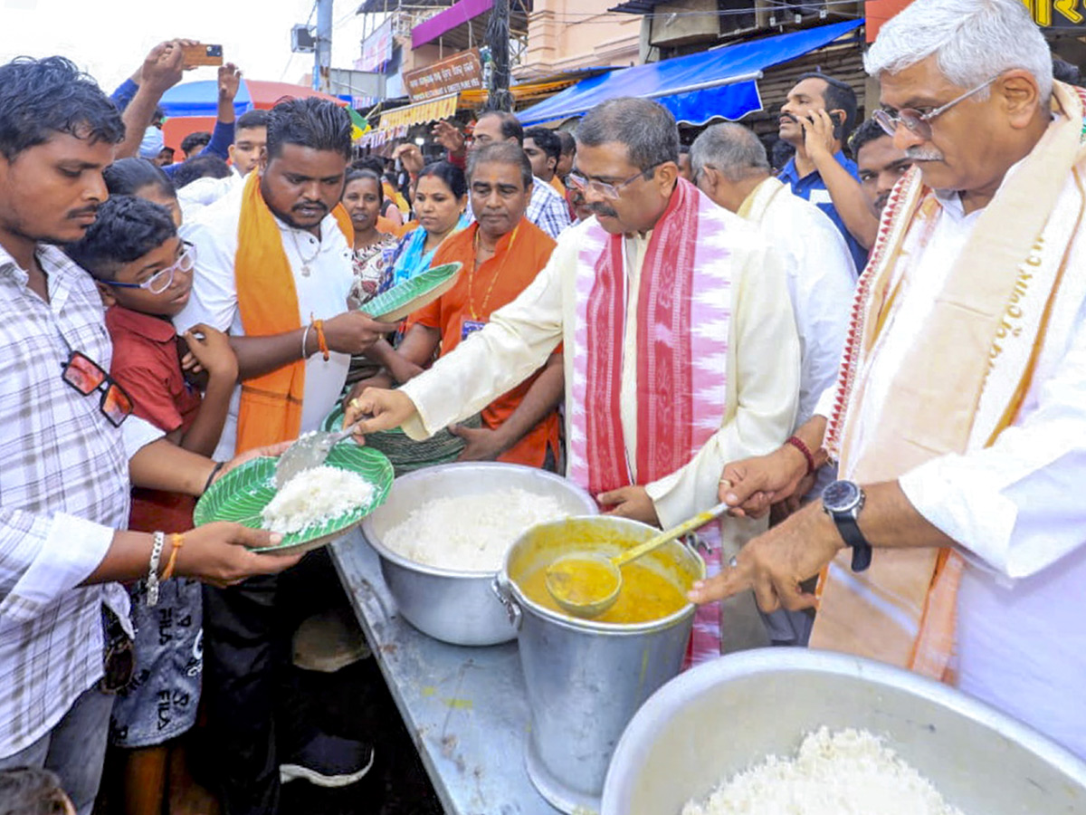 Devotees Gather For Grand Rath Yatra Of Lord Jagannath In Puri Photos4