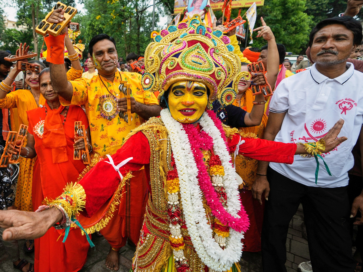 Devotees Gather For Grand Rath Yatra Of Lord Jagannath In Puri Photos7