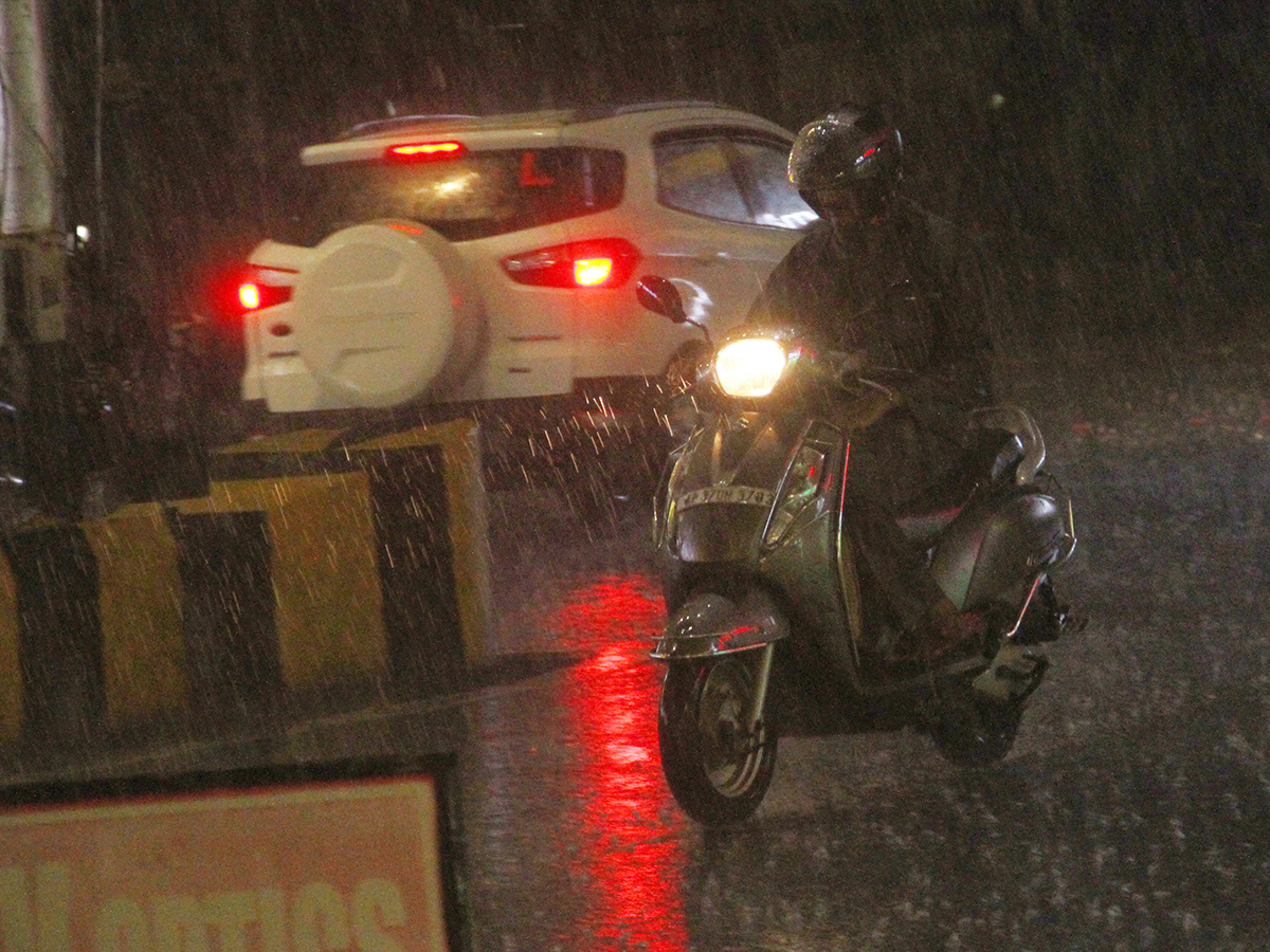 heavy rain in vijayawada photos10