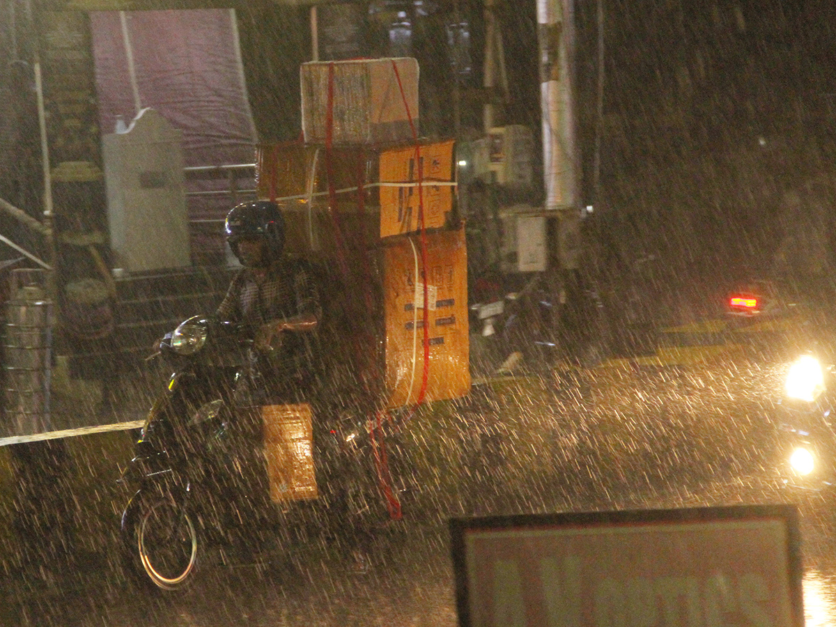 heavy rain in vijayawada photos11