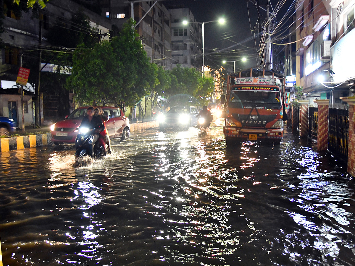 heavy rain in vijayawada photos2