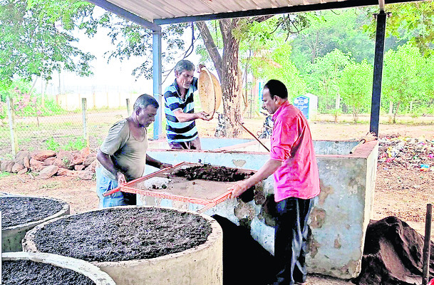 అంతా చెత్తచెత్తగా..!1