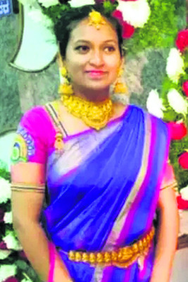 భక్తులతో చాముండి కొండ కిటకిట8