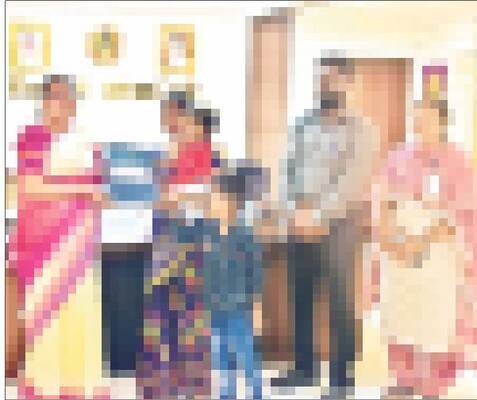 మామిడి రైతులను ఆదుకోవాలి 1