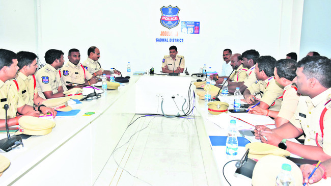 శాంతి భద్రతలకు విఘాతం కల్పిస్తే చర్యలు
1