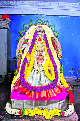 కపాలినీ, భగమాలినీ క్రమాల్లో భద్రకాళి అమ్మవారు1
