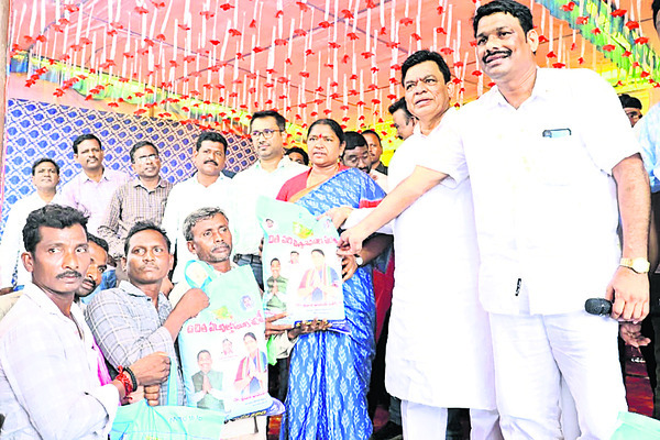 అర్హులందరికీ ఇందిరమ్మ ఇళ్లు1
