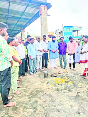 షెడ్డు నిర్మాణానికి భూమిపూజ  1