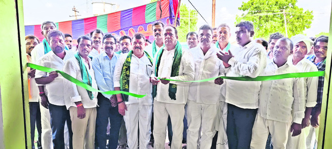 అభివృద్ధిని అడ్డుకుంటున్న బీజేపీ, బీఆర్‌ఎస్‌ 1