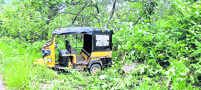 సిగ్నల్ లేక.. సకాలంలో 108 రాక.. 1