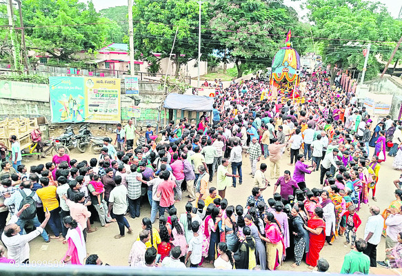 కదిలినాడు చూడరో.. 1