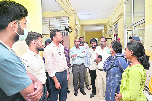జీపీ కార్మికుల ఆందోళన మూడు నెలలుగా వేతనాలు అందక పారిశుద1