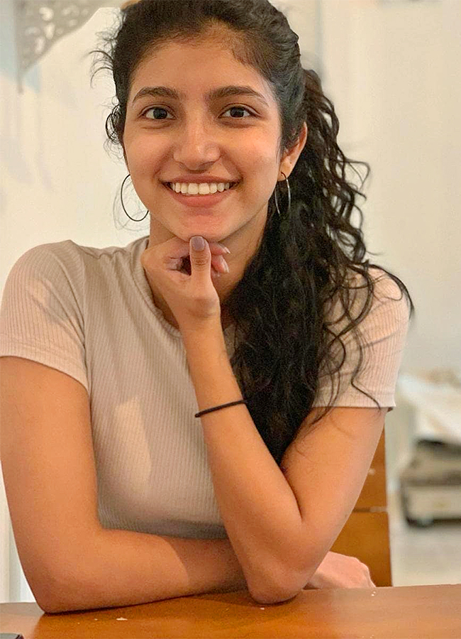 Actress Meetha Raghunath Latest Photos15