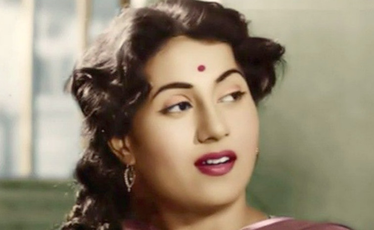 Celebrities, Actresses and Actors died young from heart issues: Photos12
