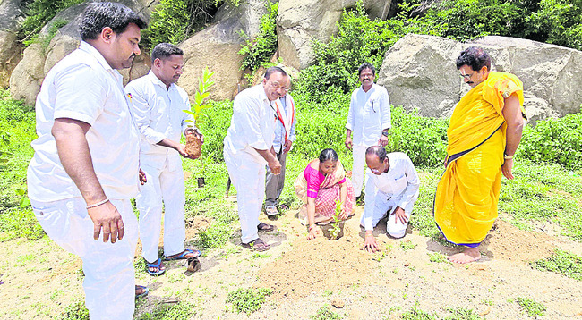 జగన్నాథ్పూర్లో 20 శాఖల అధికారులు
1