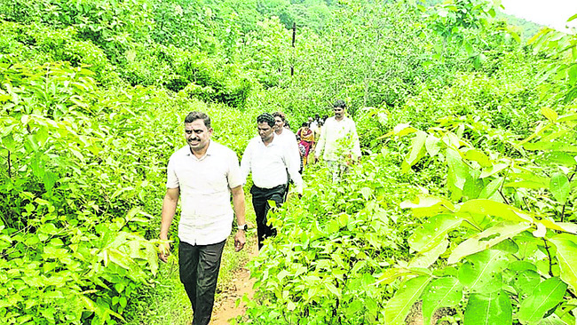 బడి కష్టాలపై కదలిక 1