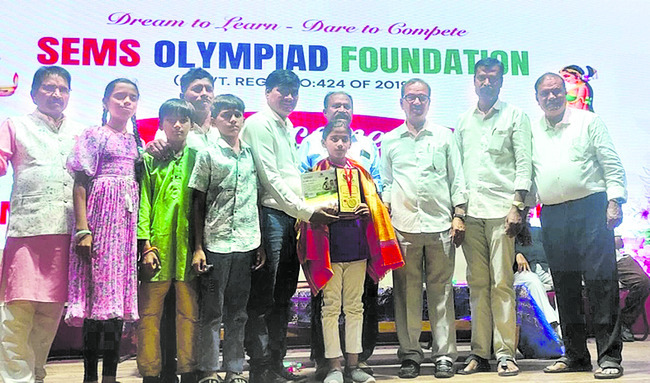 కొడంగల్లో ఆర్పీఎఫ్ బలగాల కవాతు
3