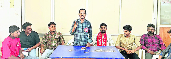 క్యాప్సికమ్తో అమ్మవారికి అలంకరణ
3
