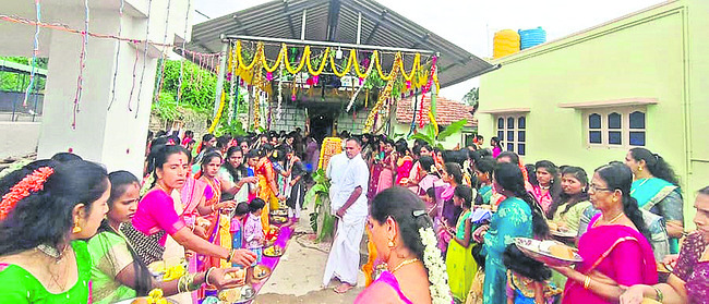 అట్టహాసంగా తంబిట్టు 1