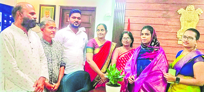 ఎయిడెడ్‌ విద్యార్థులకు వసతులు కల్పించాలి 1