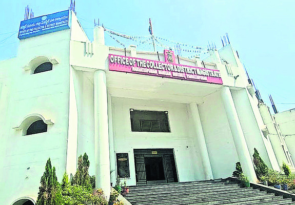 శంబరలో 2,399 బస్తాల ఎరువు సీజ్‌ 2