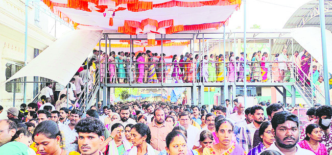 ఇల వైకుంఠంగా వాడపల్లి 1