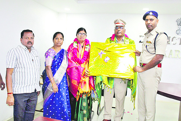 కొడంగల్లో ఆర్పీఎఫ్ బలగాల కవాతు
1
