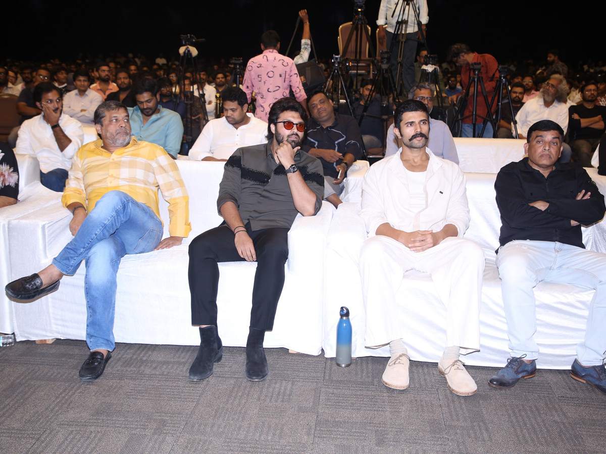 దిల్‌ రాజు డ్రీమ్స్‌ లాంచ్‌.. స్పెషల్‌ గెస్టుగా విజయ్‌ దేవరకొండ (ఫోటోలు ...