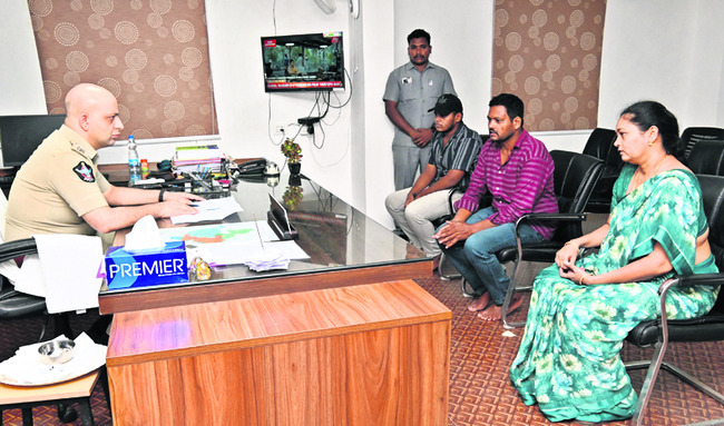 ఆడబిడ్డలకు ద్రోహం 1
