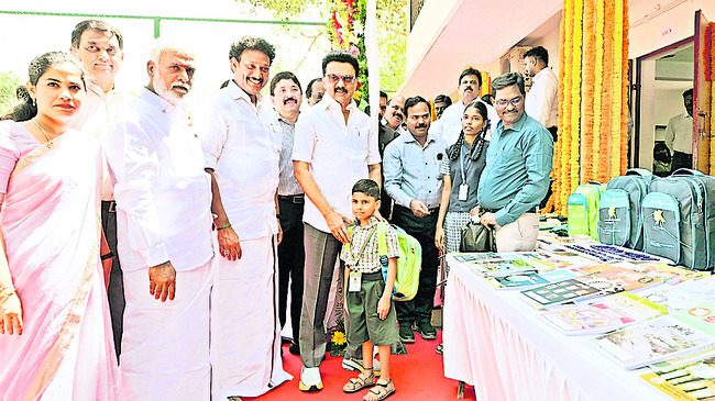 విద్యార్థుల బడిబాట 3